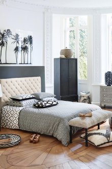 Katil dengan kepala katil lembut