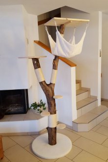 Хамак за котка на декоративно дърво