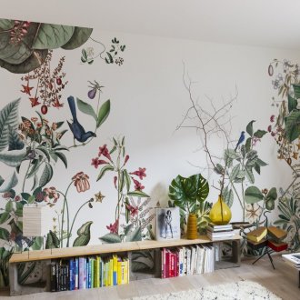 Бял тапет с рисувана на ръка картина