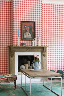 Бял тапет с модел на клетки