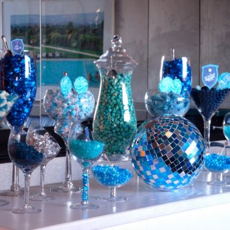 Children's party table decoration in blue