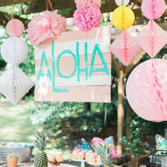 Decoration of a children's holiday table in the garden