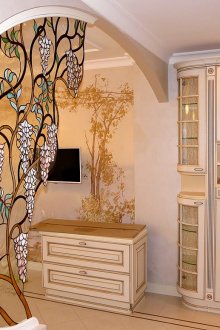 Stained glass partition in the apartment