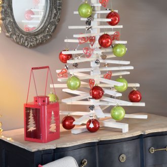 Декор на студио апартамент с елха, изработена от дърво