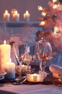 Коледен декор на апартамента със свещи