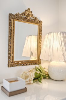 Furnishing and decor of a studio apartment