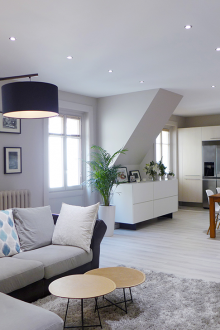 Studio apartment furnishings