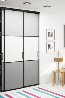 Гардероб за плъзгане бяло-сив