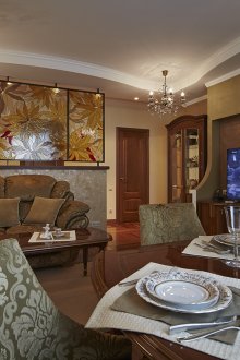 Stained glass partition in the living-dining room