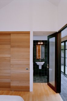 Шкаф за плъзгане от дъски