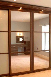 Осветен гардероб с плъзгане