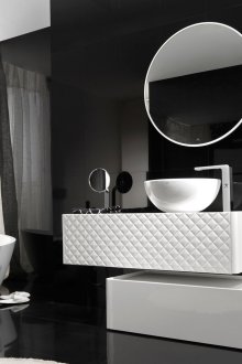 Черна лъскава баня