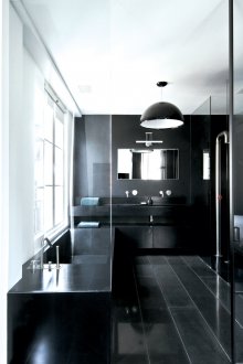 Черен интериор за баня