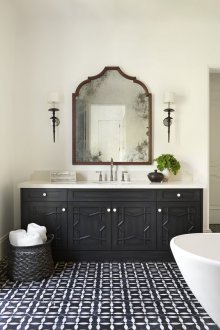 Черна баня с огледало