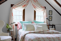 Provence-style canopy kids room