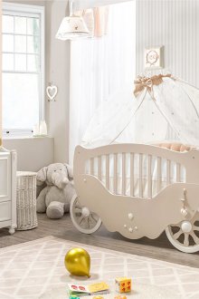 Bilik kanak-kanak di gaya Provence putih