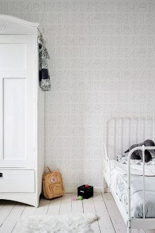 Bilik kanak-kanak di gaya Provence cerah