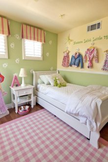 Bilik kanak-kanak di gaya Provence hijau
