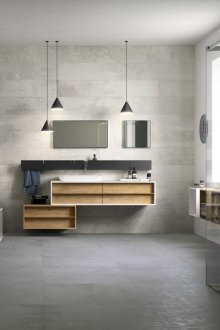 Bilik mandi gaya loteng dengan pancuran mandian