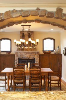 Арка помещение от развалин камък