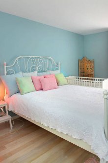 보육원의 푸른 벽