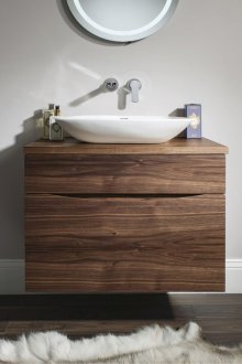 Мебели за баня с орех