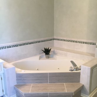 Tab mandi penjuru dengan langkah-langkah