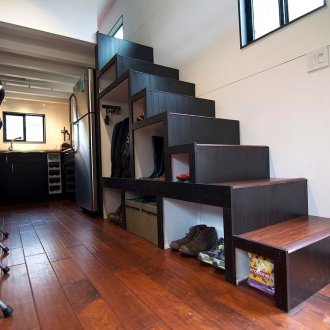 Интериор на студио на две нива