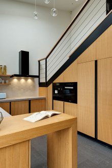 Интериор на студио апартамент с кухня