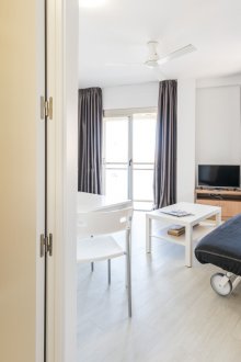 Интериор на студио със сгъваеми мебели