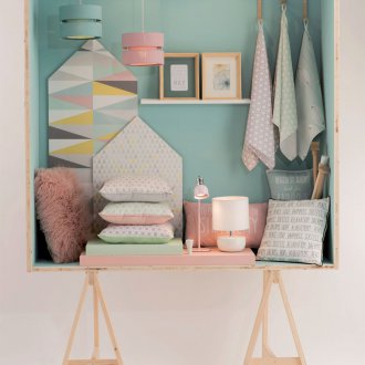 기하학적 디자인 베이비 룸