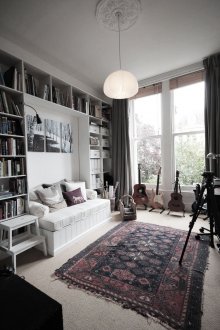 Комбинирана дневна и спалня с диван