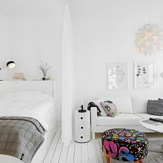 Комбинирана дневна и спалня със завеса