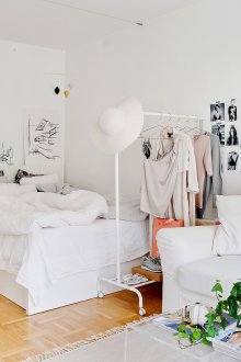 Дневна спалня с легло с ъгъл