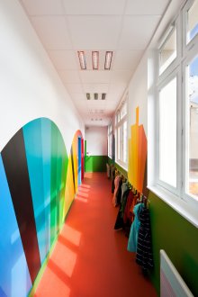 Dekorationskorridor im Kindergarten