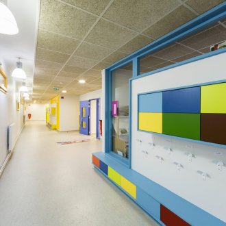 Kindergarten Gruppendekoration mit modularen Möbeln