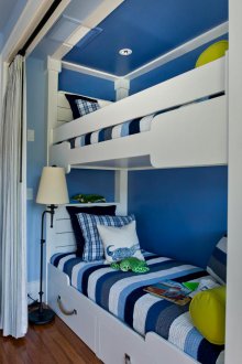 마린 스타일의 좁은 보육원