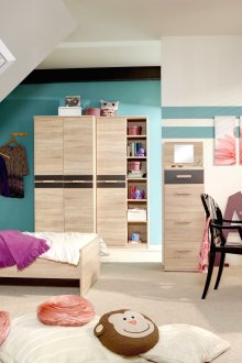 Големи на тавана