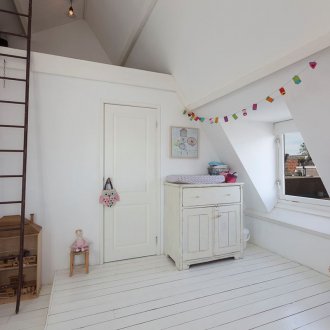 Люлякова спалня за момичето