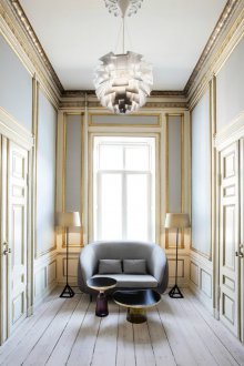 Класически интериорен коридор