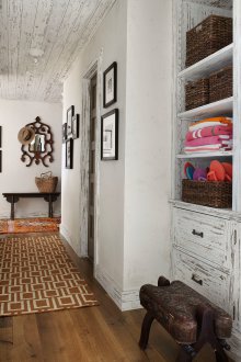 Шаби шик интериор на коридора