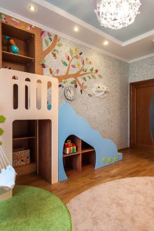 Kawasan kanak-kanak untuk bayi baru lahir berwarna biru