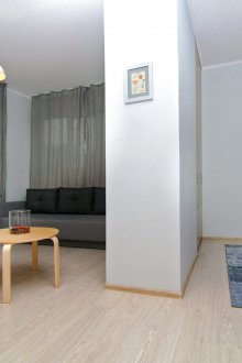 Kawasan kanak-kanak di ruang tamu dengan partition