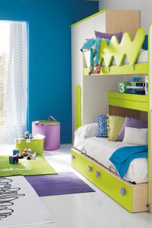 Детска стая в Хрушчов с разтегателен диван