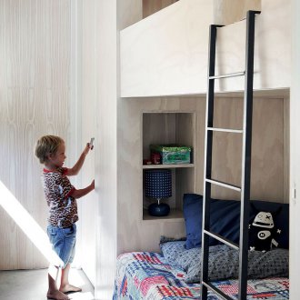 Детска стая в Хрушчов с вградени мебели