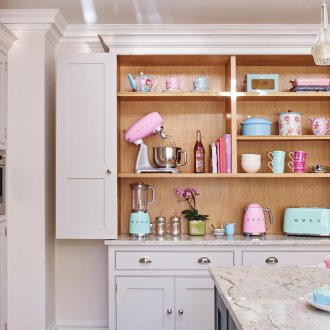 Reka bentuk dapur kecil gaya retro