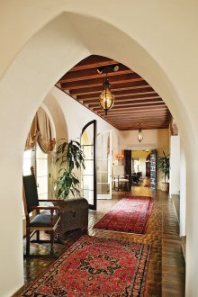 Дизайн на коридор в еклектичен стил