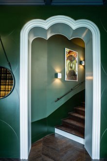 Дизайн на коридор с къдрава арка