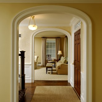 Дизайн на коридор за галерия с арх