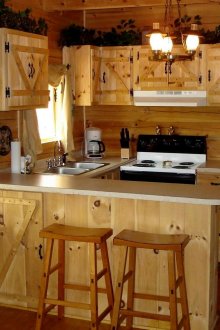 Кухня с дървен бар